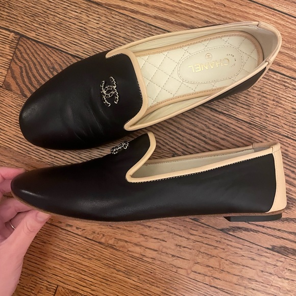 Black/tan Chanel loafers size 37 fit more a 6.5 - Picture 3 of 4